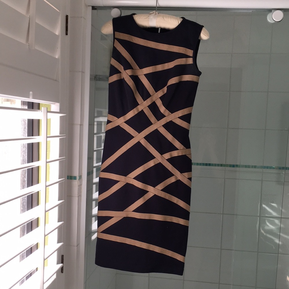 Dress - Picture 4 of 4